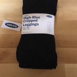 4 pair of Capri leggings. Size xxl one still in the package with tags